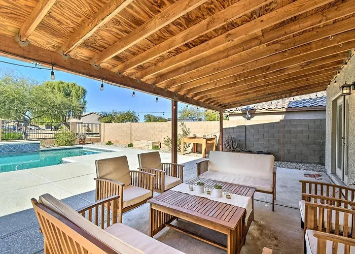1 Mi To Stadium! Desert Poolside Oasis