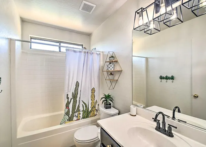 1 Mi To Stadium! Desert Poolside Oasis Holiday home Surprise